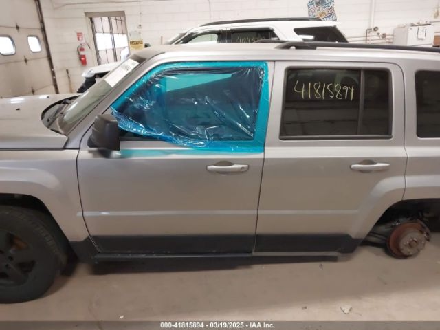 1C4NJRFBXGD647184 Jeep Patriot Latitude