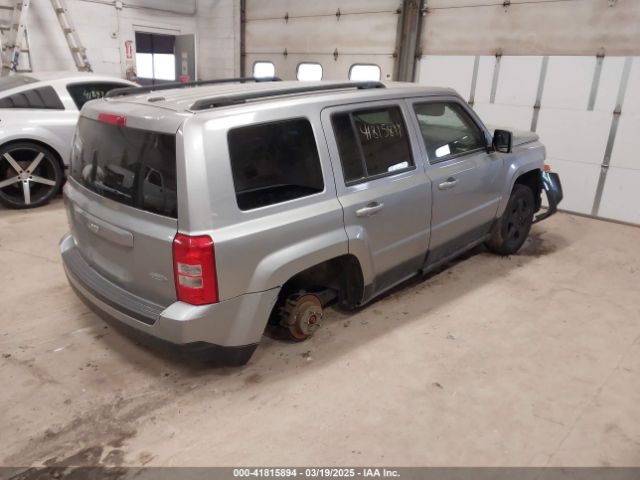 1C4NJRFBXGD647184 Jeep Patriot Latitude