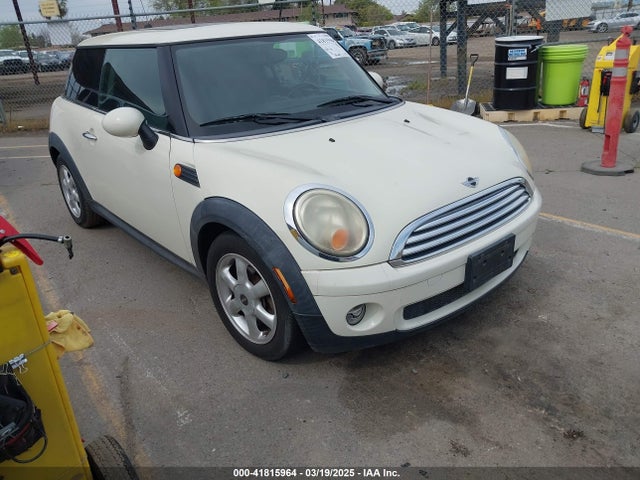 2010 MINI COOPER WMWMF3C59ATZ24989 Photo 5
