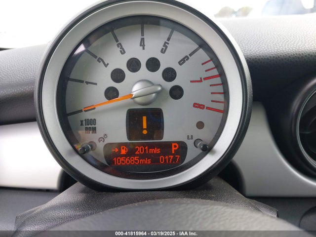 2010 MINI COOPER WMWMF3C59ATZ24989 Photo 6