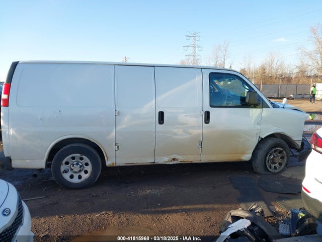 Chevrolet Express 1500 Work Van 2014 1GCSGAFX3E1131469 Image 13