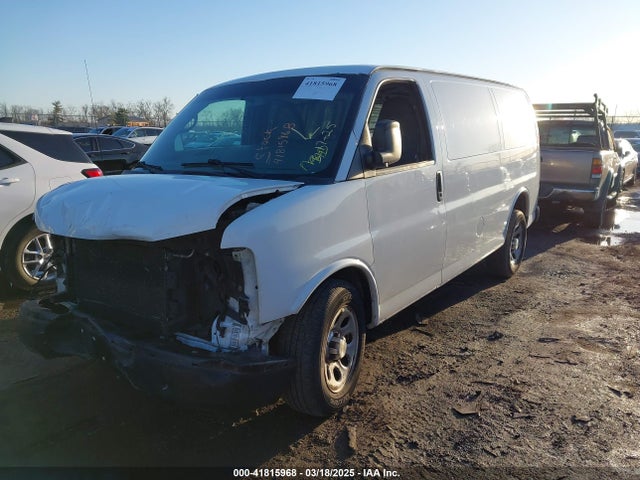 Chevrolet Express 1500 Work Van 2014 1GCSGAFX3E1131469 Image 2