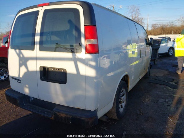 Chevrolet Express 1500 Work Van 2014 1GCSGAFX3E1131469 Image 4