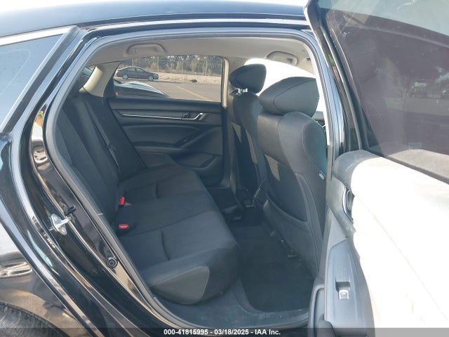 1HGCV1F17KA165160 Honda ACCORD LX