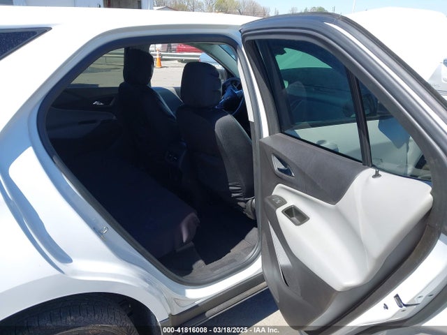 3GNAXSEV9KS628996 Chevrolet EQUINOX LS