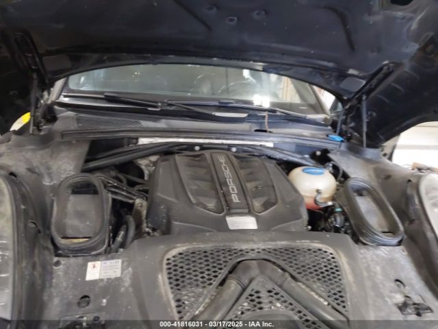 2017 PORSCHE MACAN WP1AG2A52HLB52375 Photo 9