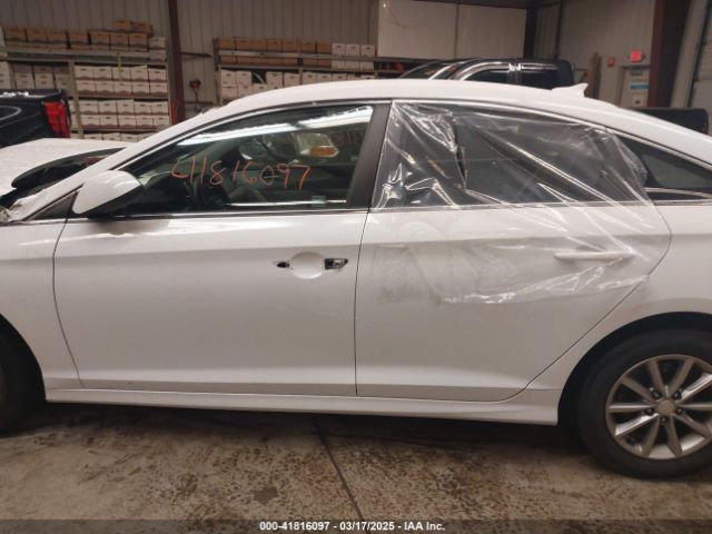 5NPE24AF2JH657333 Hyundai SONATA SE