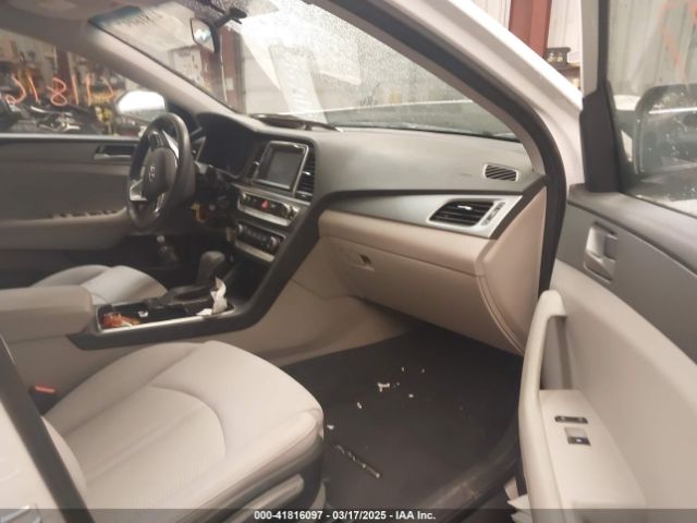 5NPE24AF2JH657333 Hyundai SONATA SE