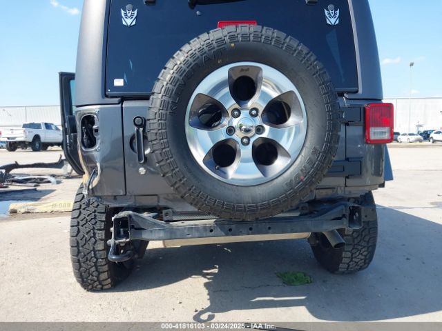 1C4BJWEGXHL730216 Jeep Wrangler Unlimited Sahara 4x4