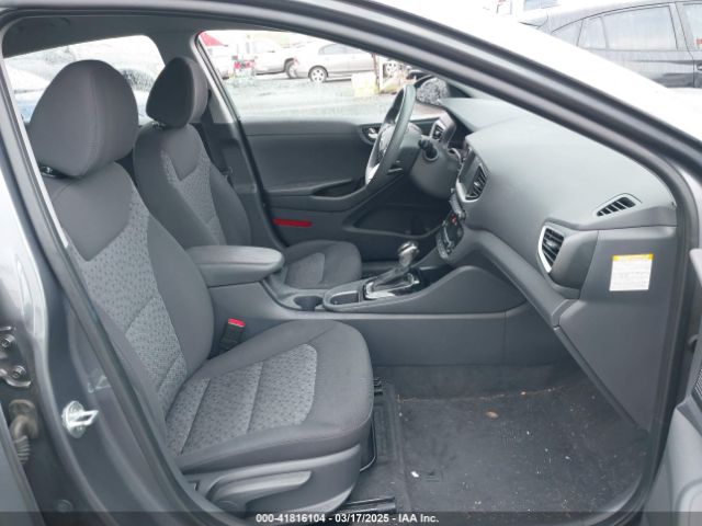 2019 HYUNDAI IONIQ HYBRID KMHC65LC0KU166010 Photo 4