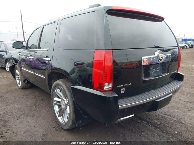 2013 CADILLAC ESCALADE 1GYS4DEF0DR260640 Photo 2
