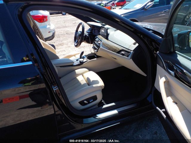 WBAJA5C53JWA39248 BMW 530I