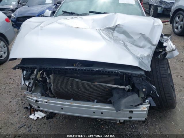 1FA6P8AM2H5236742 Ford Mustang V6