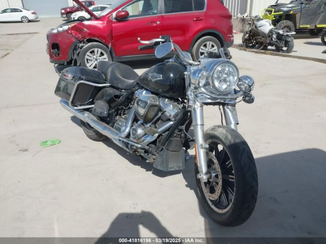 2018 HARLEY-DAVIDSON FLHR 1HD1FBC10JB657209