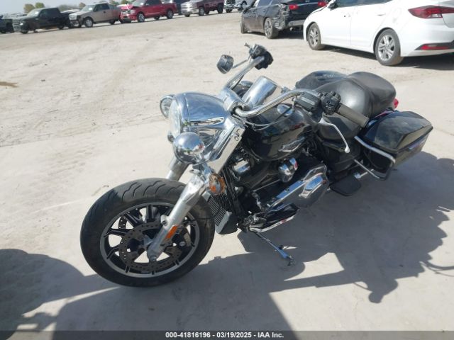 2018 HARLEY-DAVIDSON FLHR 1HD1FBC10JB657209 Photo 1
