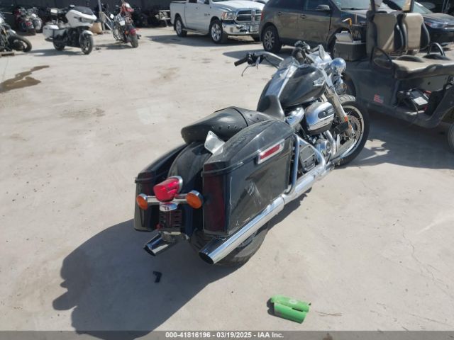 2018 HARLEY-DAVIDSON FLHR 1HD1FBC10JB657209 Photo 3