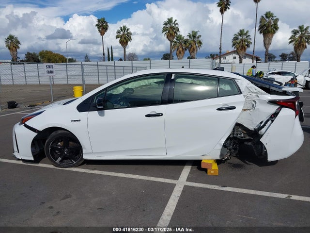 JTDKAMFU5N3174854 Toyota Prius Nightshade Edition