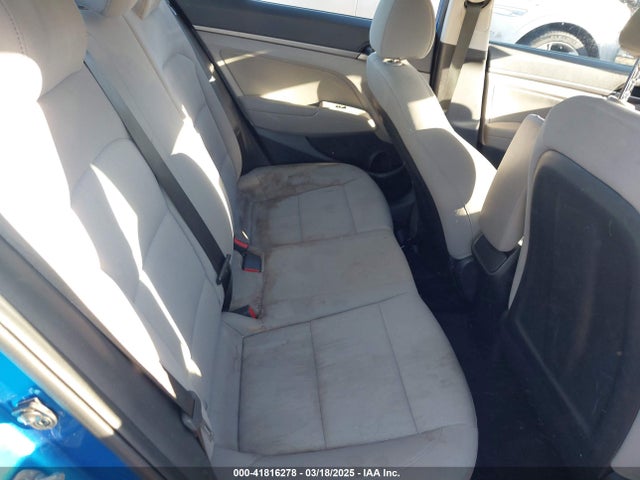 5NPD84LF4JH309525 Hyundai ELANTRA SEL