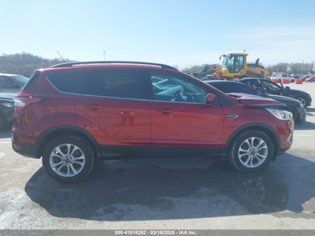 1FMCU0HD2JUC31402 Ford ESCAPE SEL