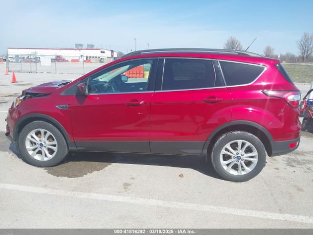 1FMCU0HD2JUC31402 Ford ESCAPE SEL