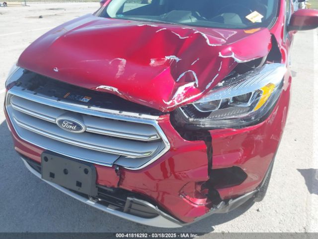 1FMCU0HD2JUC31402 Ford ESCAPE SEL