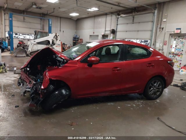 3MYDLBYV2KY509893 Toyota YARIS LE