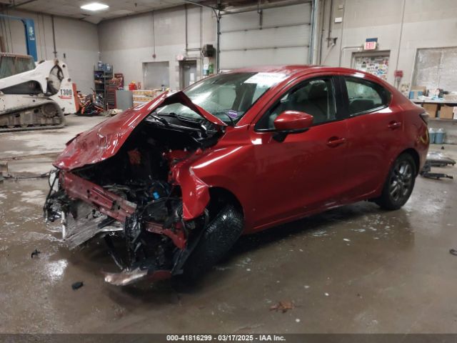 3MYDLBYV2KY509893 Toyota YARIS LE