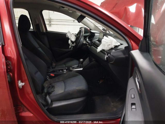 3MYDLBYV2KY509893 Toyota YARIS LE