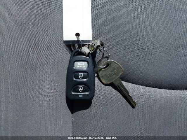 5NPDH4AE6GH795211 Hyundai ELANTRA SE