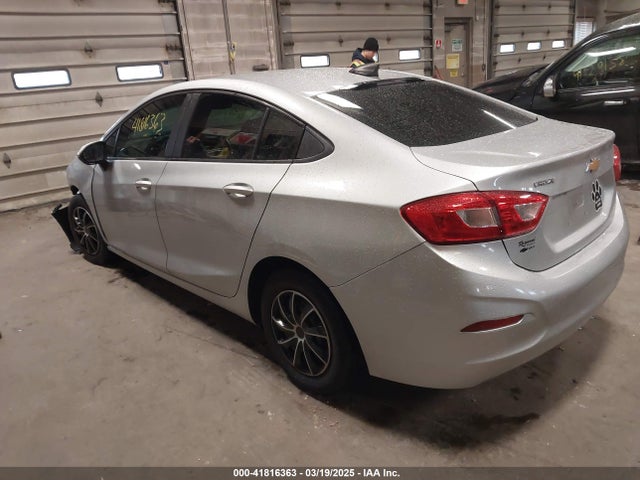 1G1BC5SM5J7228803 Chevrolet Cruze Ls Auto