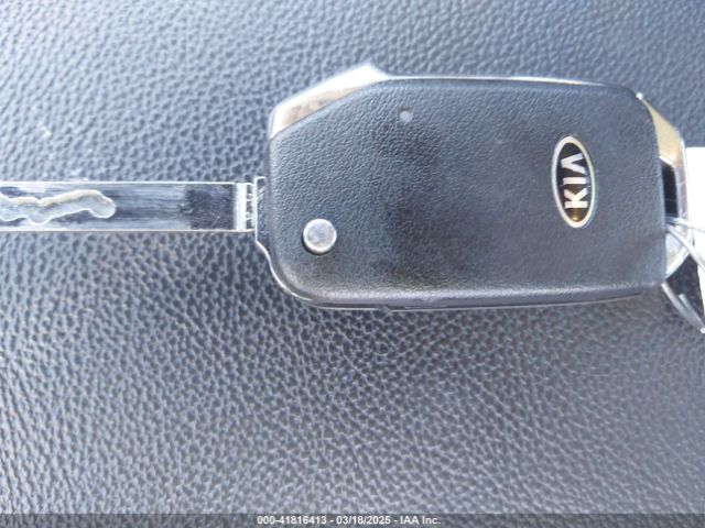 3KPF24AD1ME326593 KIA Forte Lxs