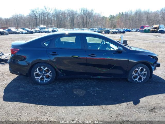 3KPF24AD1ME326593 KIA Forte Lxs