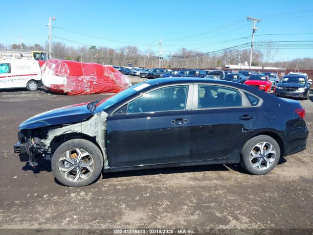 3KPF24AD1ME326593 KIA Forte Lxs