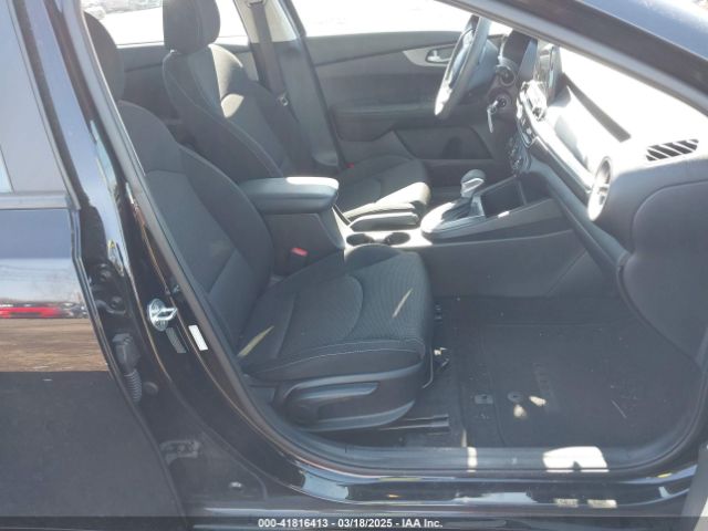 3KPF24AD1ME326593 KIA Forte Lxs