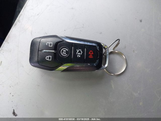 2LMTJ6KP3GBL52635 Lincoln Mkx Select
