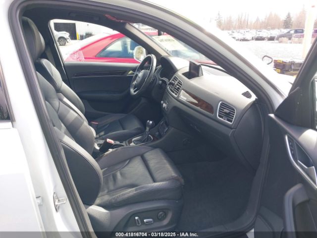 WA1JCCFS9JR009373 Audi Q3 2.0t Premium/2.0t Sport Premium
