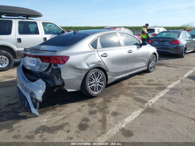 3KPF54AD6RE774262 KIA Forte Gt-line