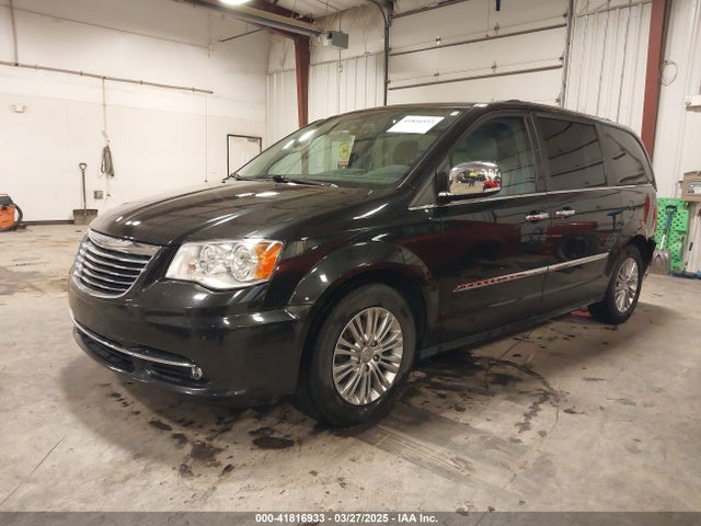 2C4RC1CG5GR159979 Chrysler Town & Country Touring-l Anniversary Edition