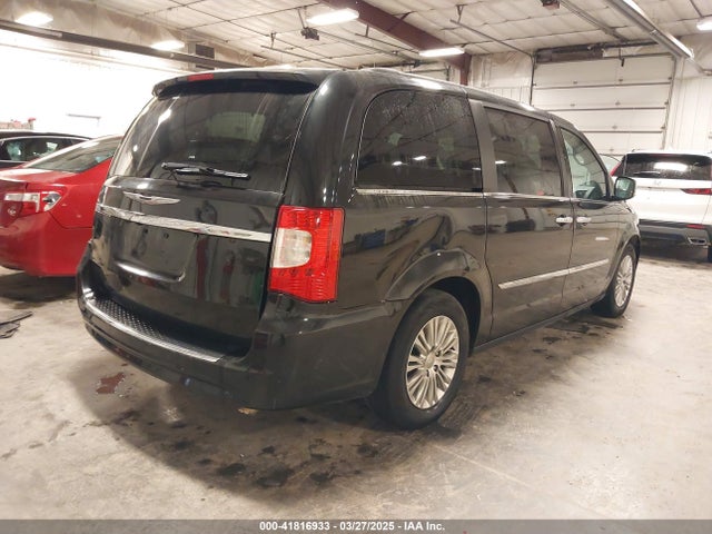 2C4RC1CG5GR159979 Chrysler Town & Country Touring-l Anniversary Edition