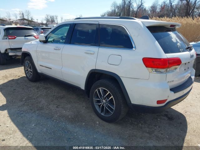 1C4RJFAG0JC197738 Jeep Grand Cherokee Laredo E 4x4