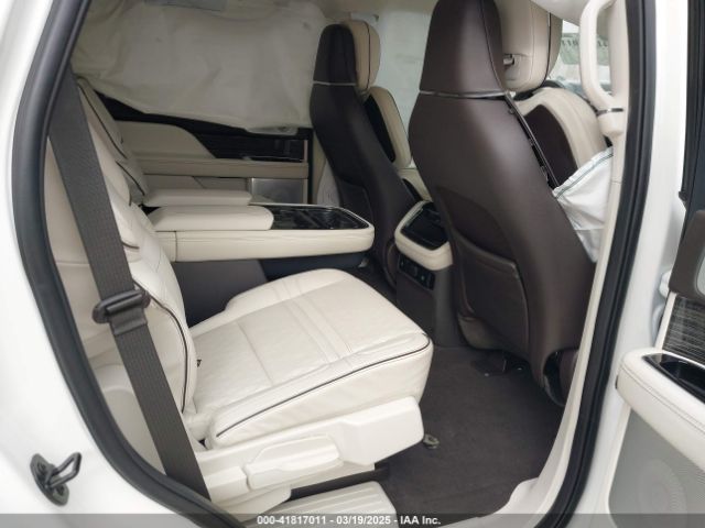 5LMJJ2TT7NEL03931 Lincoln Navigator Black Label
