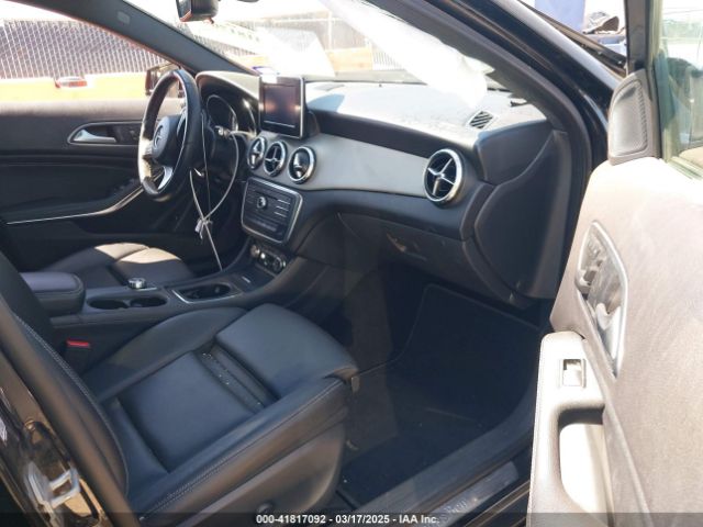 WDCTG4EB1HJ318574 Mercedes-Benz GLA 250
