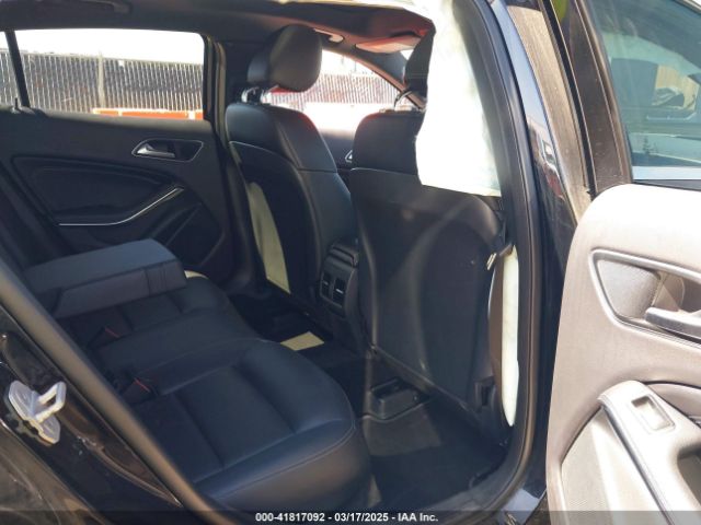 WDCTG4EB1HJ318574 Mercedes-Benz GLA 250