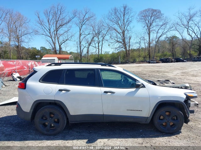 1C4PJLAB1HD240854 Jeep Cherokee Altitude Fwd
