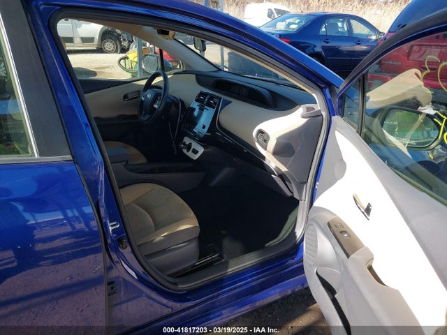 Toyota Prius Two 2016 JTDKBRFU9G3516237 Image 5