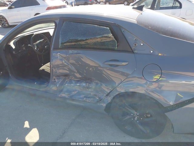 KMHLM4AJ5PU040430 Hyundai Elantra Hybrid Blue