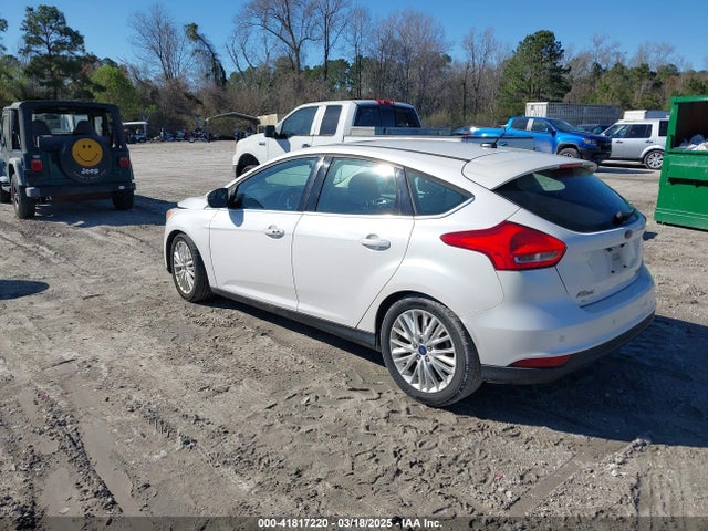 1FADP3N29GL266110 Ford Focus Titanium