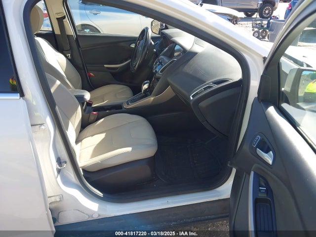 1FADP3N29GL266110 Ford Focus Titanium