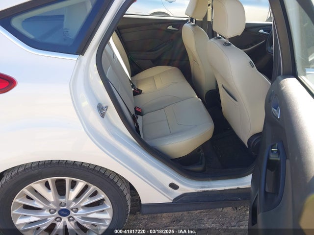 1FADP3N29GL266110 Ford Focus Titanium
