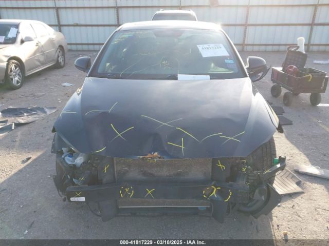 5NPD84LF9JH400256 Hyundai Elantra Value Edition
